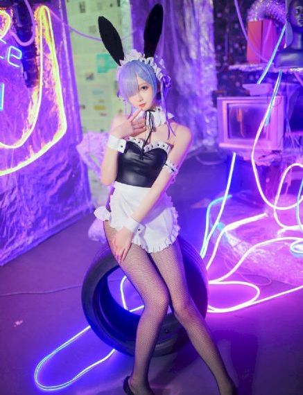 欧美极品少妇xx00_1080P在线观看完整版