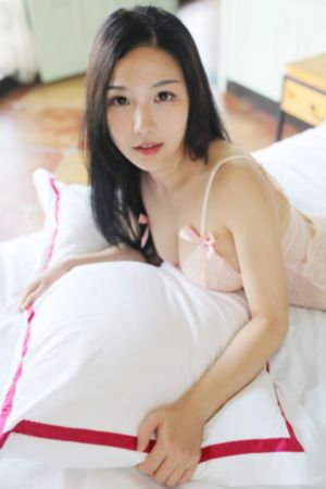 欧美色逼2222_720高清完整版